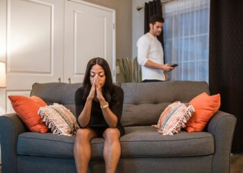 how to spot a narcissist on a first date.